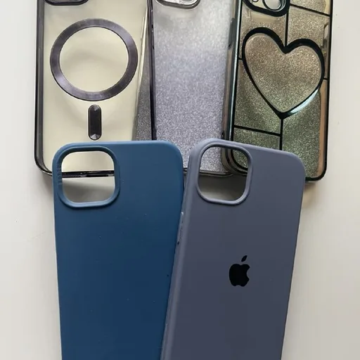 Чехлы на iPhone 13