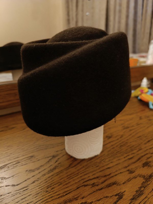 Шляпа-пилотка из натуральной шерсти шоколадного цвета, подвеска в подарок 2