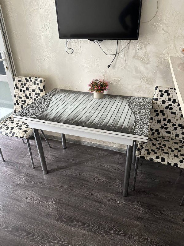 Стол, стулья