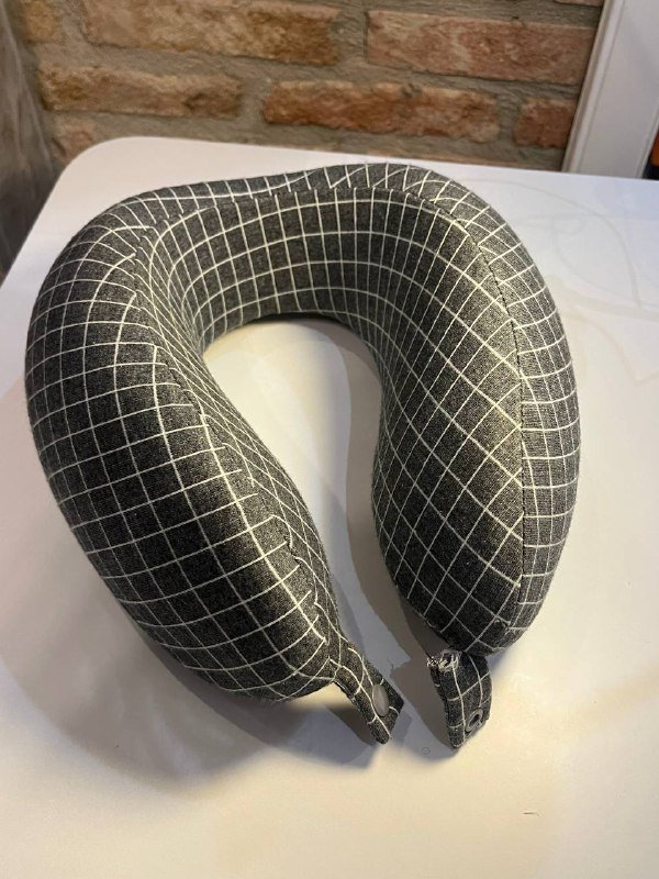 Тревел-подушка для шеи со съемным чехлом