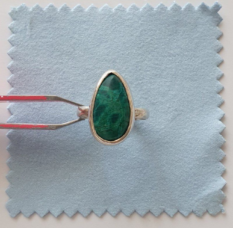 Серебряное кольцо с камнем