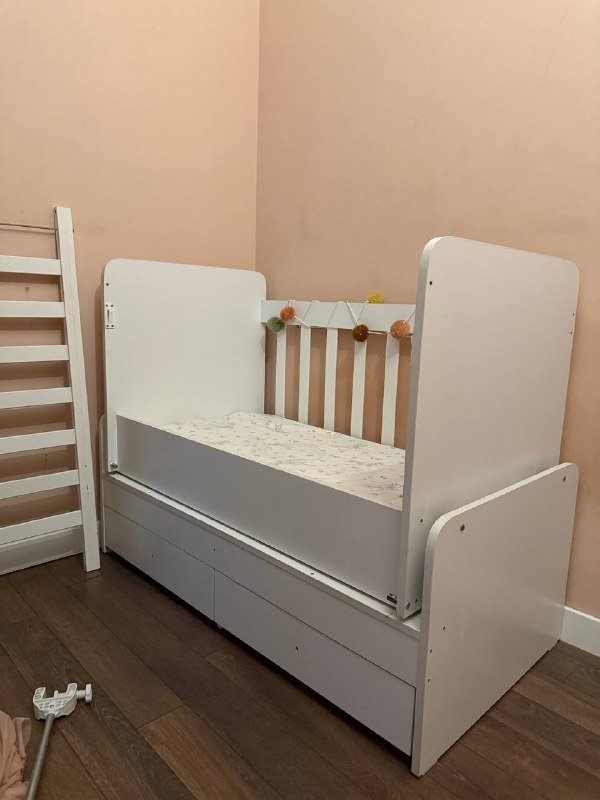 Детская кроватка