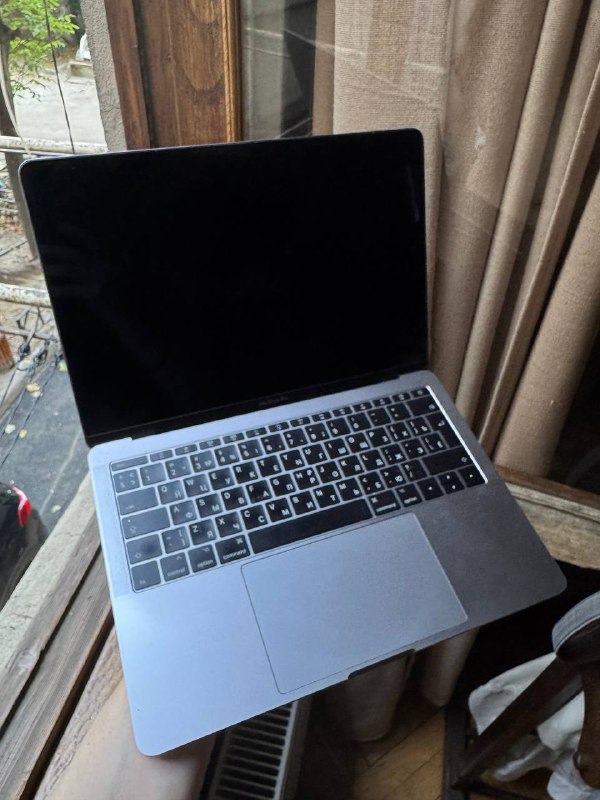 Консоль Anbernic RG353V, ПК на i7, камера Samsung AF-SLIM-II, MacBook Pro 13 4