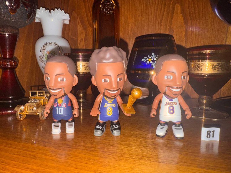 Коллекционные мини-статуэтки Коби Брайанта