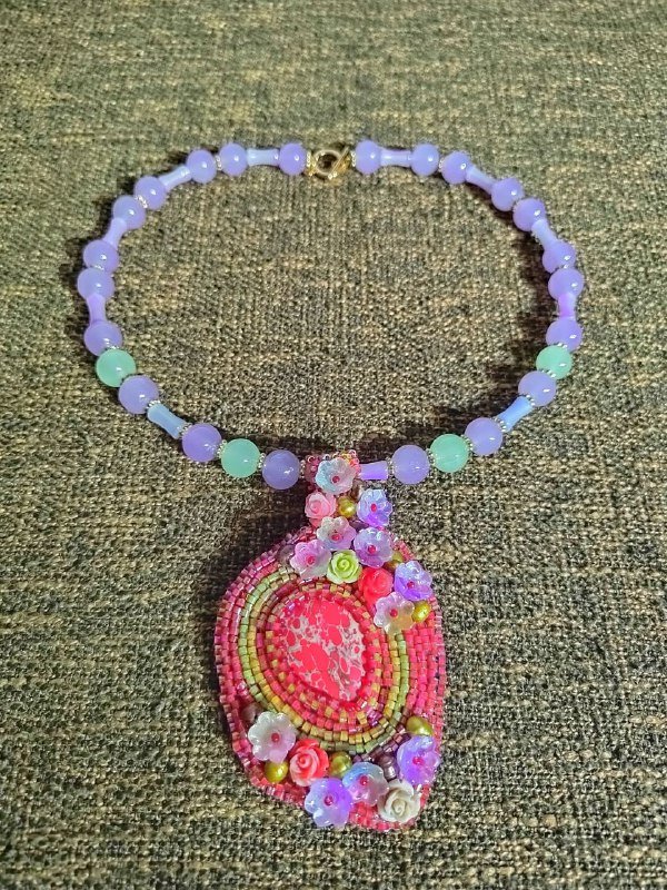 Украшения из бисера и полудрагоценных камней 8