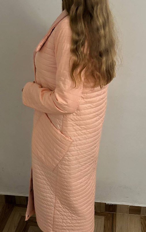 Розовая куртка, белая куртка на весну/осень 2