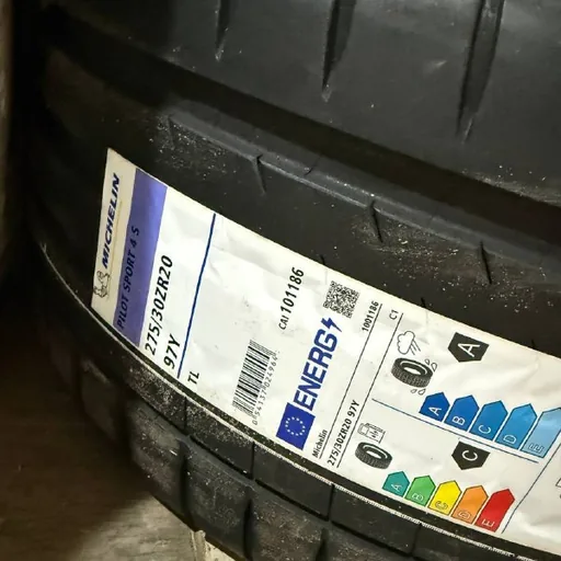 Шины Michelin и Pirelli