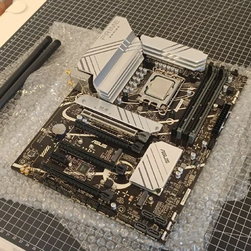 Материнская плата ASUS PRIME Z790-P, процессор Intel Core i7-13700KF