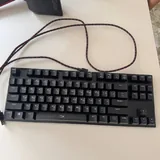 Монитор LG UltraGear, клавиатура HyperX, наушники Razer Kraken 5
