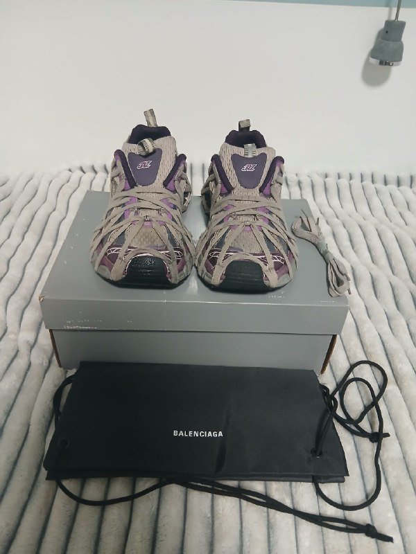 iPad, чехлы, скейтборд, кроссовки Balenciaga 10