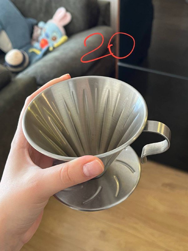 Тарелки керамические, стеклянный контейнер, бутылка, кружки, кофейник, фильтр 10