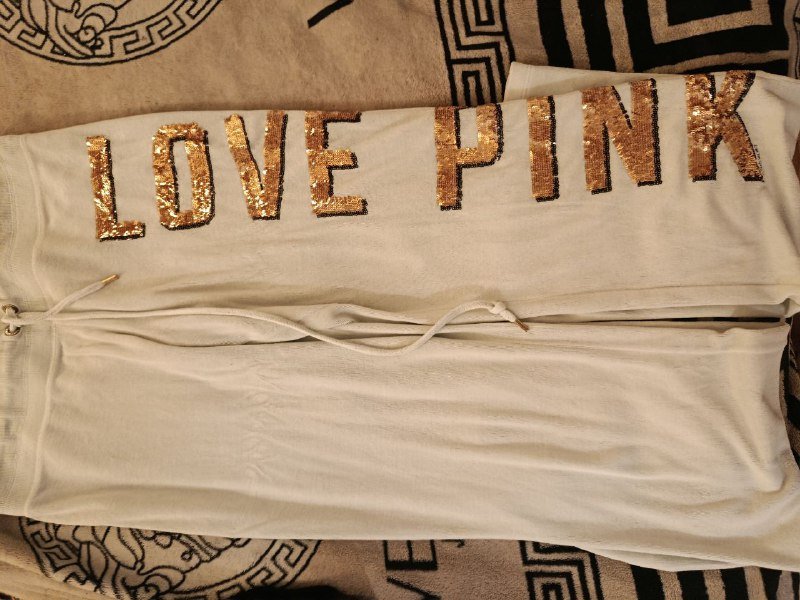 пиджак, штаны с карманами, штаны Виктория сикрет, серое худи, Адидас футболка, бархатный костюм 4