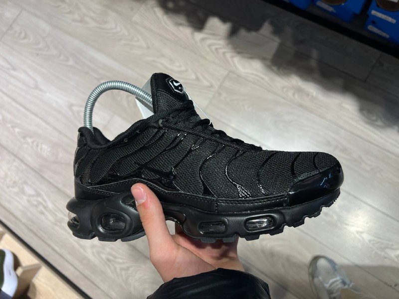 Кроссовки Nike черные и белые