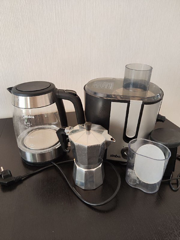 Электрический чайник, соковыжималка, кофеварка