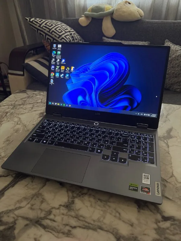 Lenovo LOQ 15ARP9 1