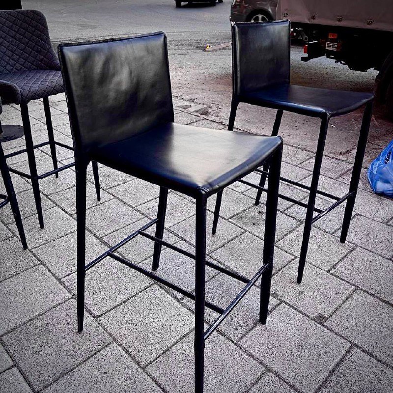 Столы, стулья, холодильники, кофемашина, посудомоечная машина 9