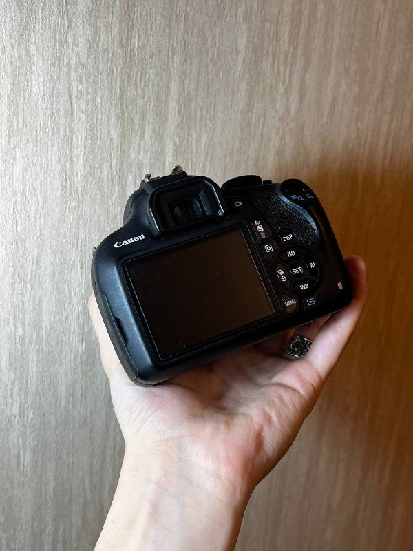 Камера Canon EOS 1200D с объективом 18-55mm 2