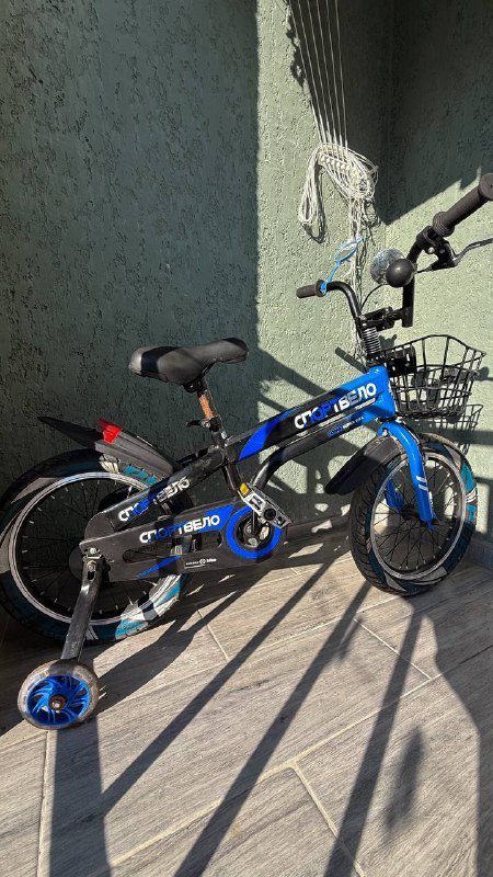 Детский велосипед с дополнительными колесами 2