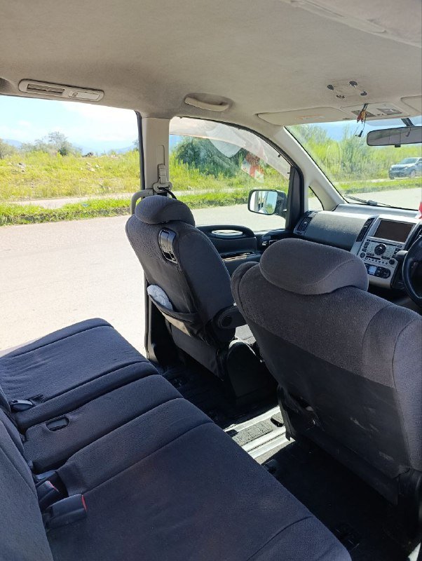 Nissan Serena 2005 машина 7