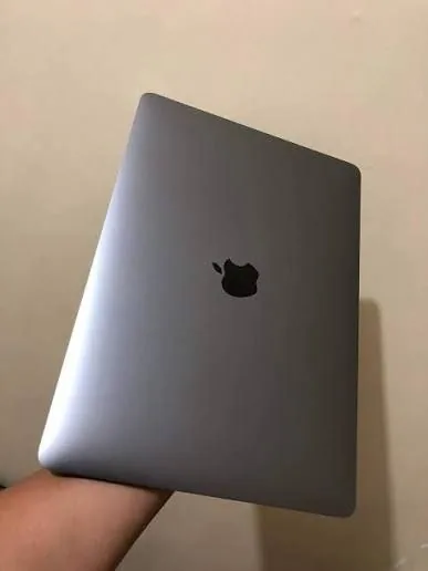 MacBook Air M1 8/256 GB Silver 1