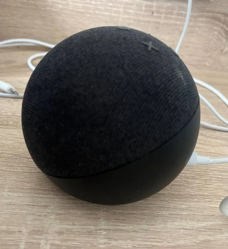 Умная колонка Amazon Alexa 1