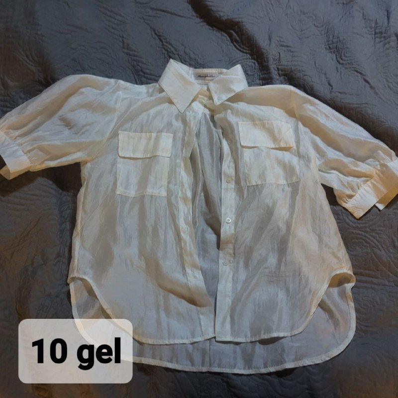 Белая рубашка, Черные брюки, Бежевая футболка, Футболка, Синее платье, Белая майка