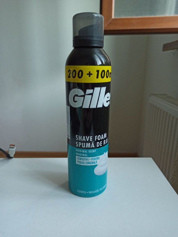 Пена Gillette, бальзам La Roche Posay, маска Vois, повязка SPA, тоник и помада Reuzel