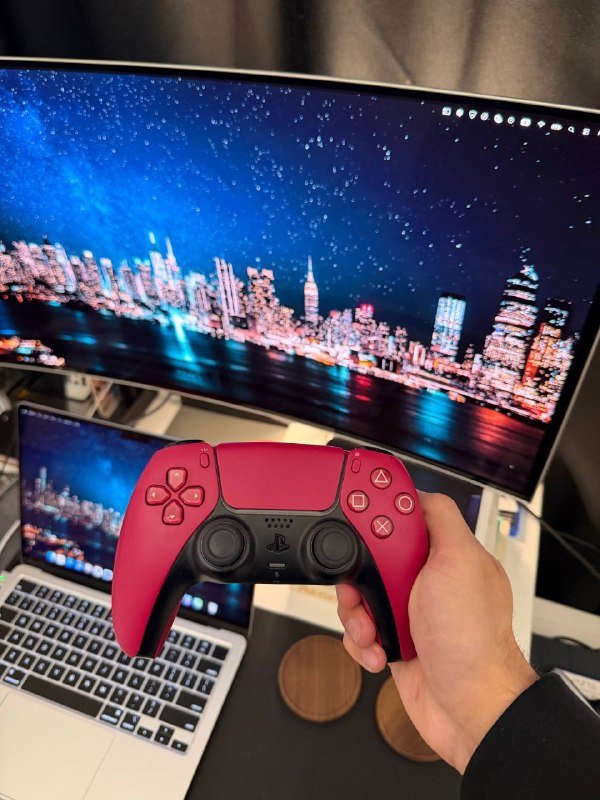 PS5 Slim Digital, два геймпада 5