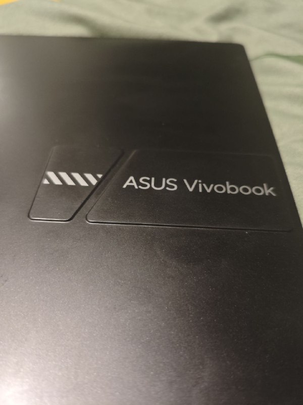 Ноутбук ASUS Vivobook, геймпад, мышь Razer 2