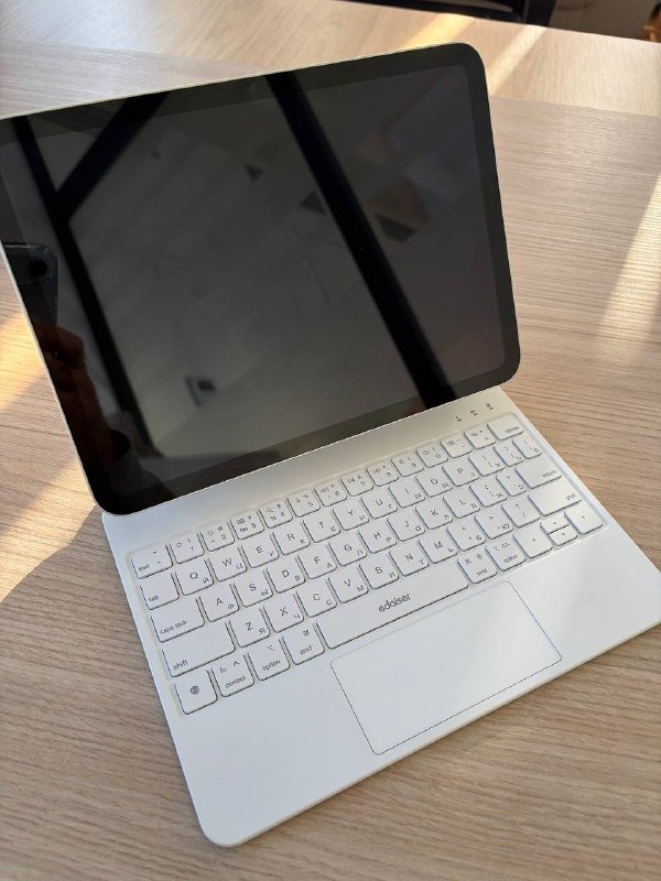 Apple iPad 11 128gb wi-fi серебристый с клавиатурой Edaiser 3