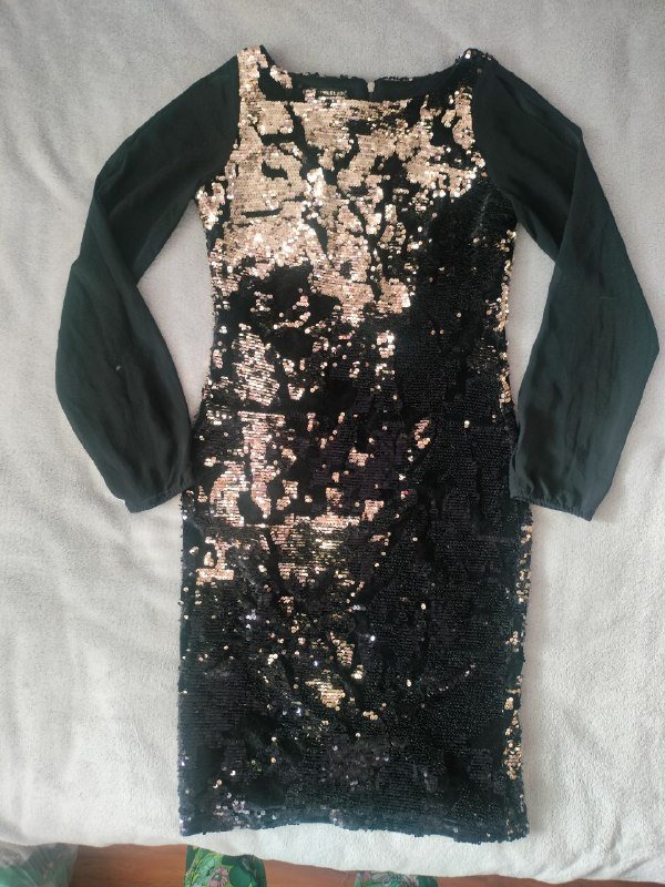 Платье с паетками черно-золотое 42 размер 3