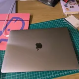 MacBook Pro 13 inch 2020 intel i5 4
