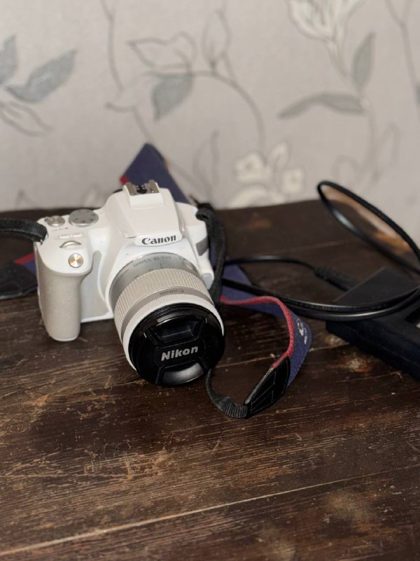 Фотоаппарат Canon 250d с объективом 18-55