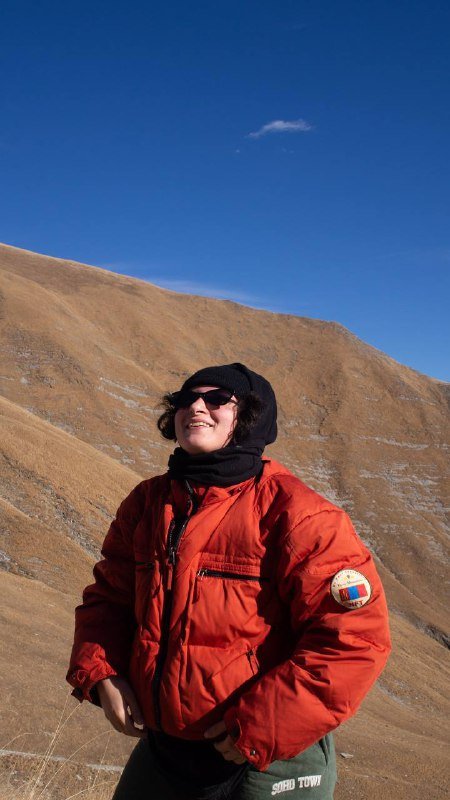 Куртка NFT True Mongolian, гантели 3кг, массажер для лица, iPhone 12 Pro 128Gb, Apple AirPods Pro, док-станция для зарядки