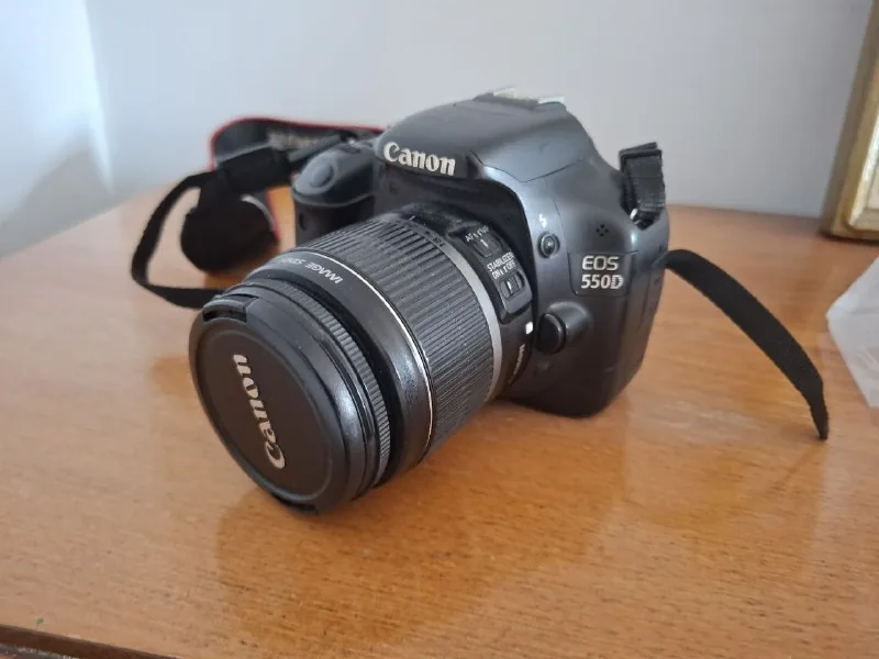 Canon EOS 550D камера