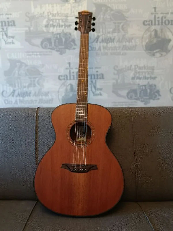 Гитара Bromo BAT2M Acoustic guitar solid top Auditorium Natural 1