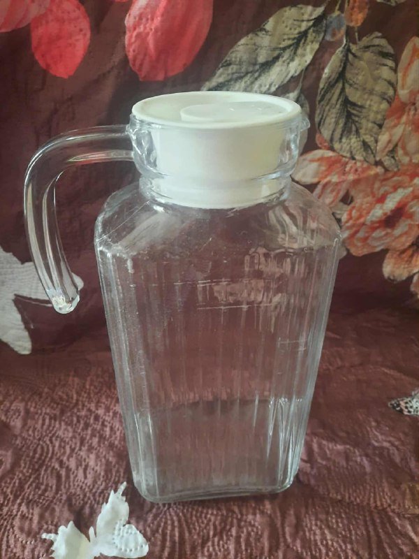 графины и банки для хранения продуктов