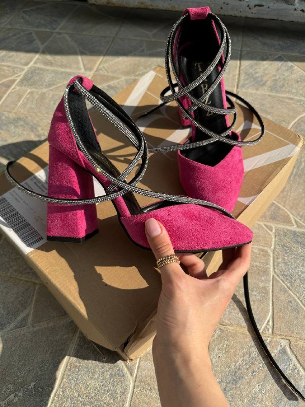 Туфли цвета фуксия на устойчивом каблуке