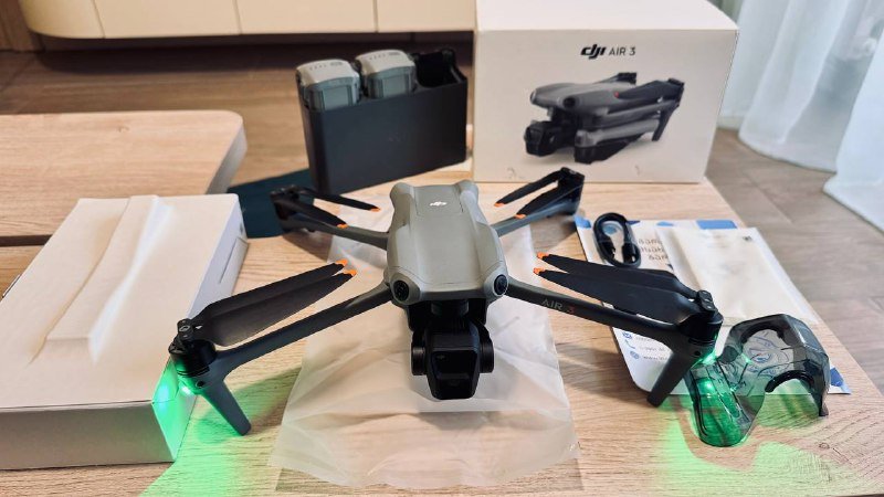 DJI Air 3 дрон и три аккумулятора