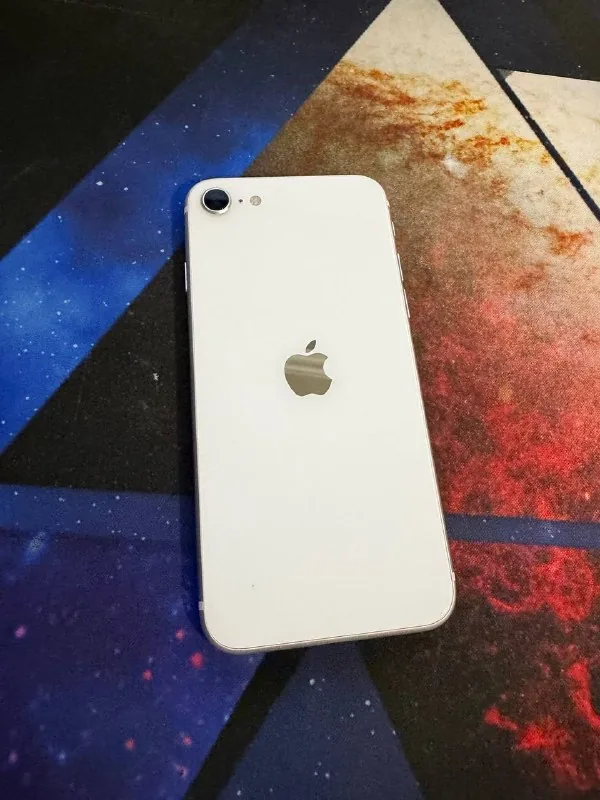 iPhone SE 2020 128 ГБ 1