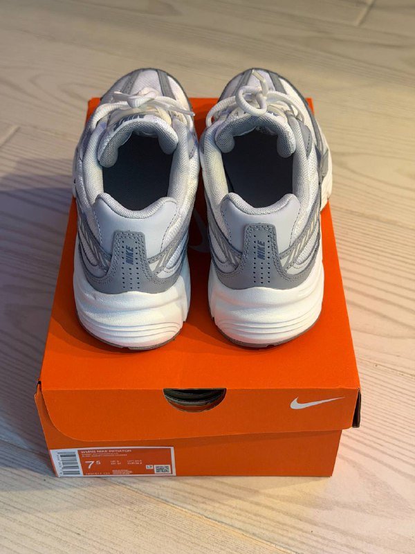 Женские кроссовки Nike Initiator 4