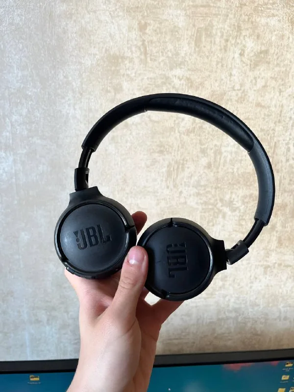JBL Tune 570BT 1