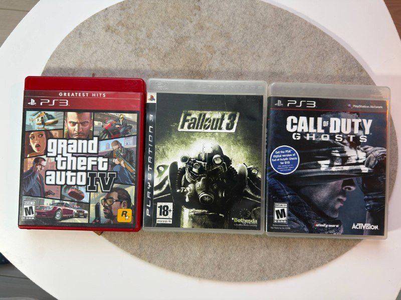 PlayStation 3 с двумя джойстиками и играми 6