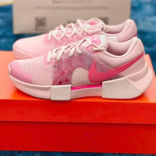 Теннисные кроссовки Nike GP Challenge PRO