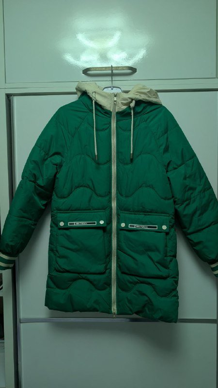 Куртка женская, новая, размер S