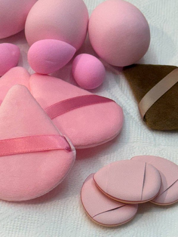 Набор уходовых средств: масла, маска, патчи, дезодорант, кисти для массажа, спонжи 9