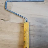 Шпаклевка, монтажный клей, ручка для валика, рамки, замки, фонарик 3