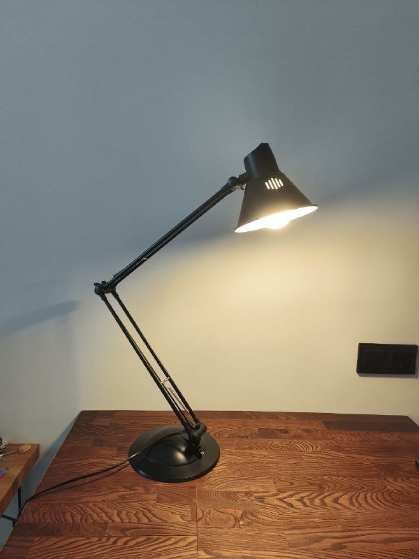 Роутер TP-Link Archer C50, пылесос Dreame U10, принтер Xerox Phaser, стул Jysk, столик Ikast, лампа настольная, зеркало Ikea TOFTBYN 4