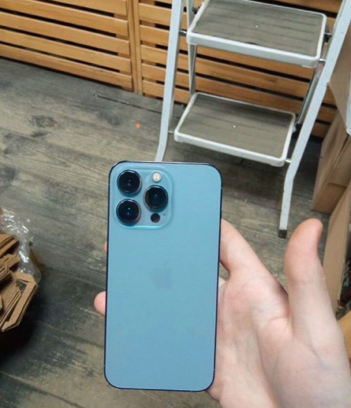 Продам iPhone 13 Pro в голубом цвете 4