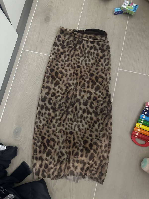 Джинсы, юбка, игрушки 5